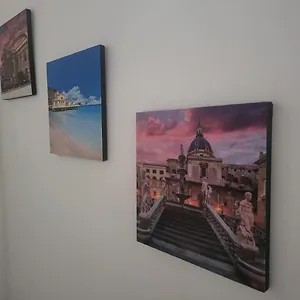La Loggia In Centro Storico A Palermo