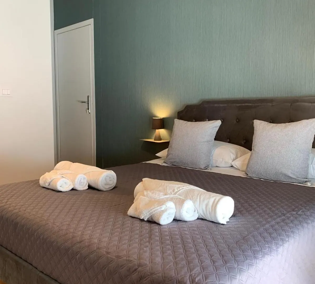 Sesto Quaranta Hotel Palermo 0*,  Italy